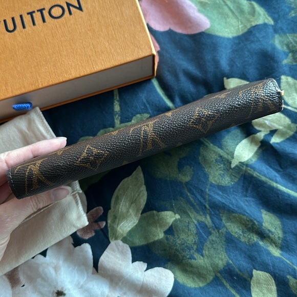 Louis Vuitton Zippy Wallet - Picture 6 of 8